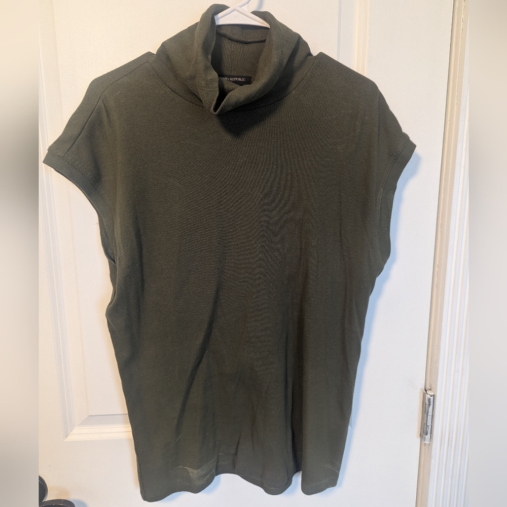 🔥NWT🔥 XL Olive Green Banana Republic Short Sleeve Turtleneck